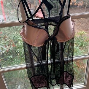 Victoria’s Secret 2 piece Babydoll. 34C